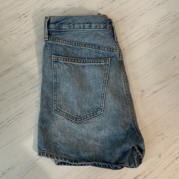 Denim Forum- The Joni Short size 26 high rise - Picture 6 of 6